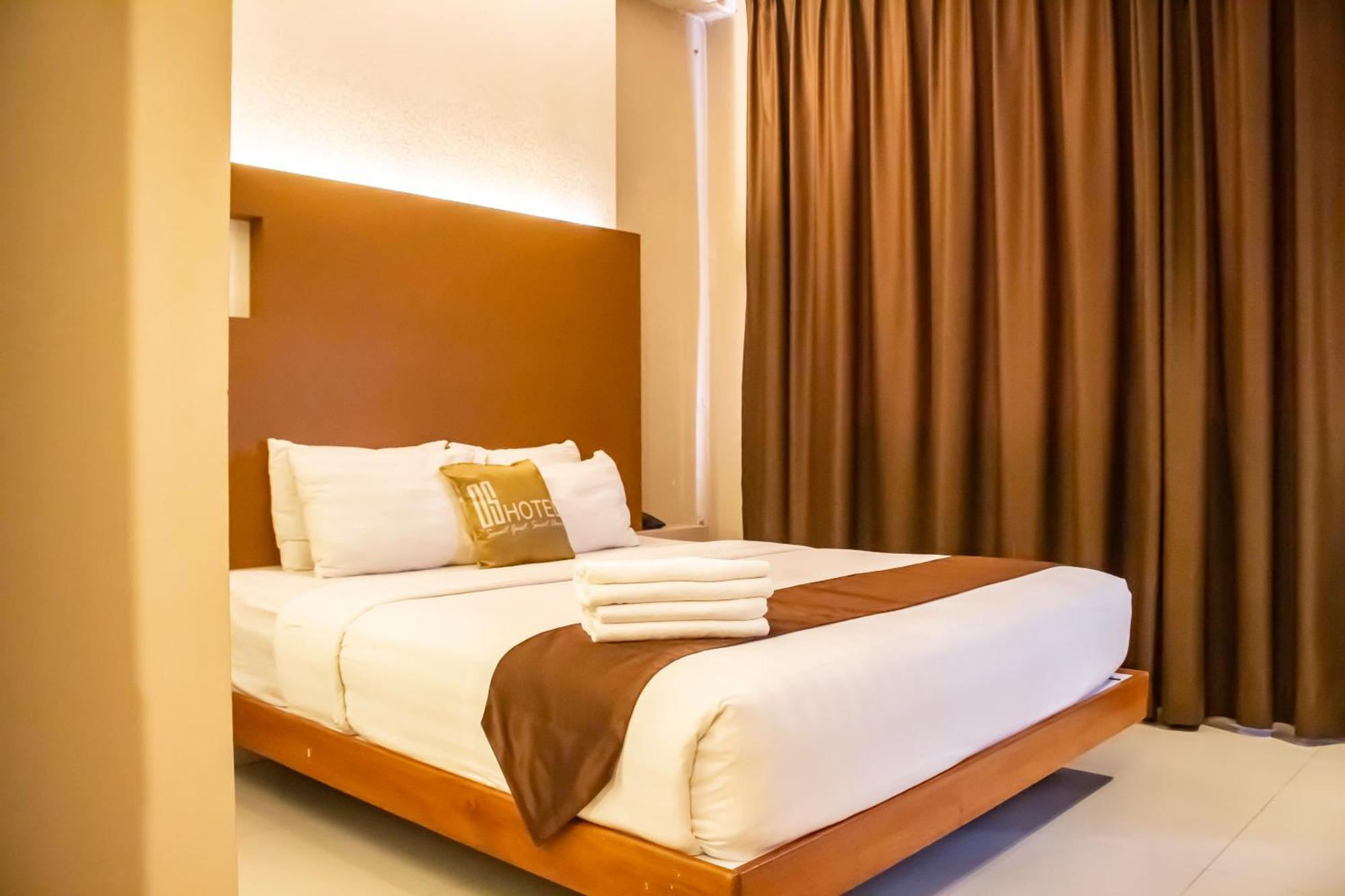 Os Hotel Airport Batam Екстериор снимка